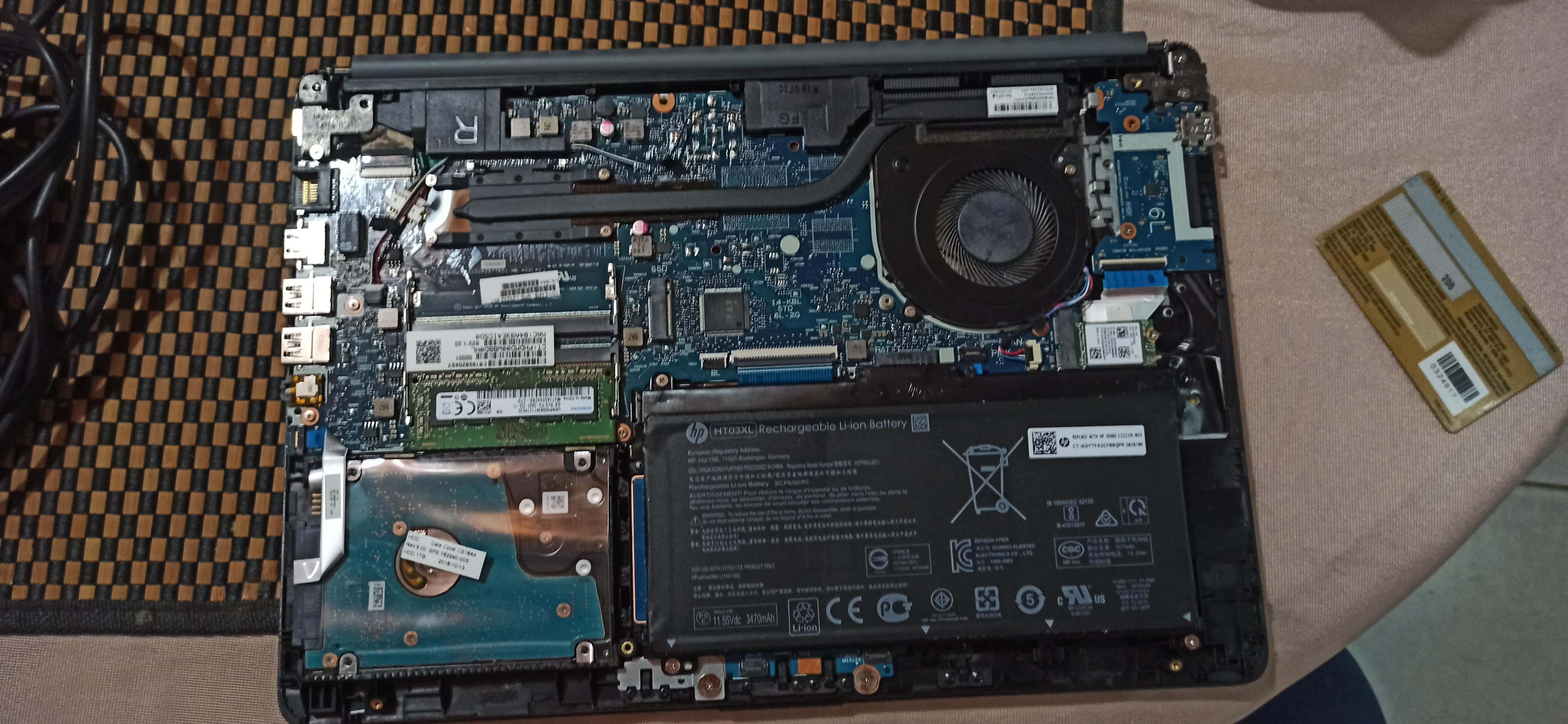 Laptop Lenovo Windows completamente funcional después de servicio técnico