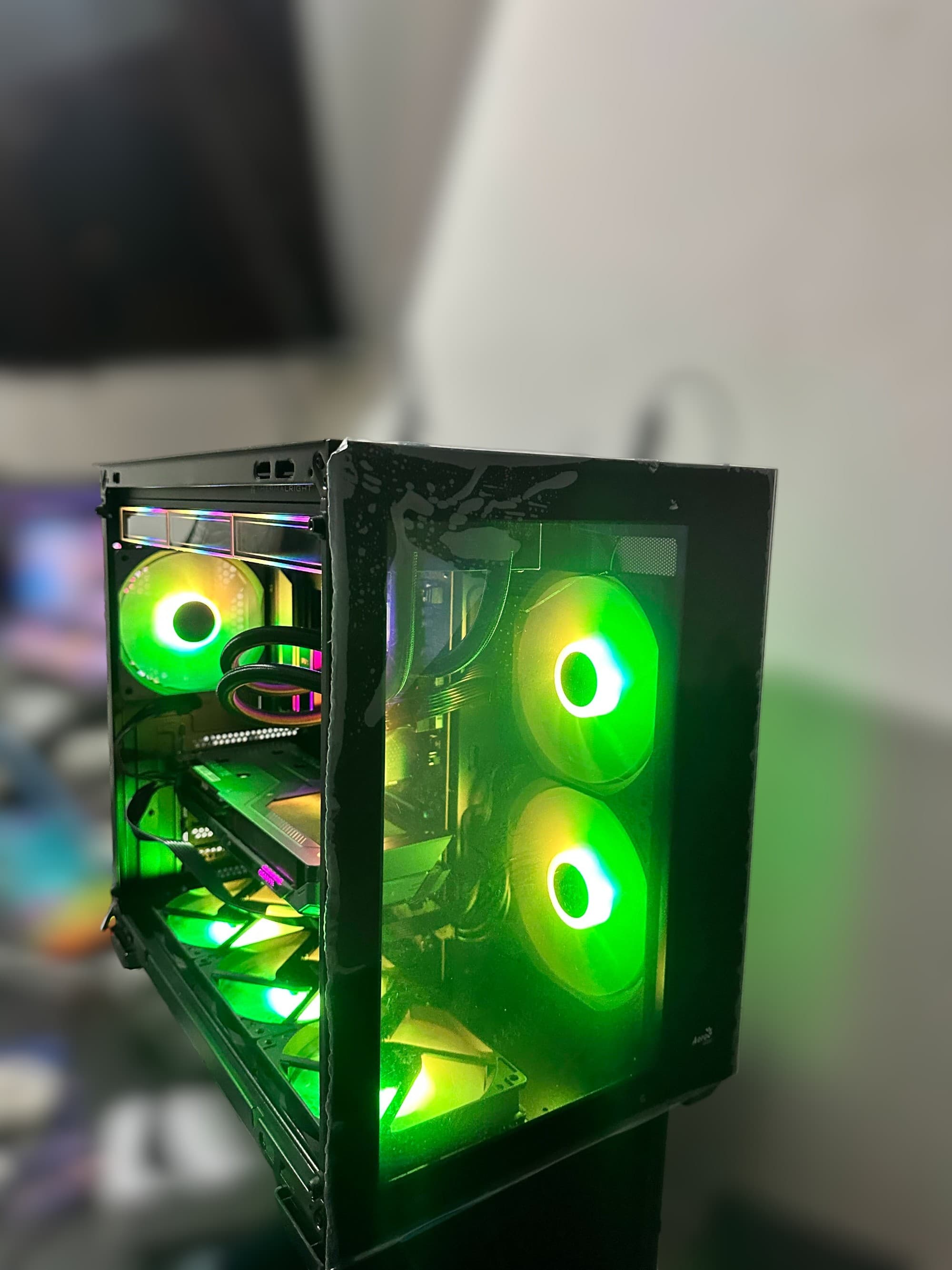 Ryzen 7 7700X + RTX 5060 Liquid 360 miniatura 3