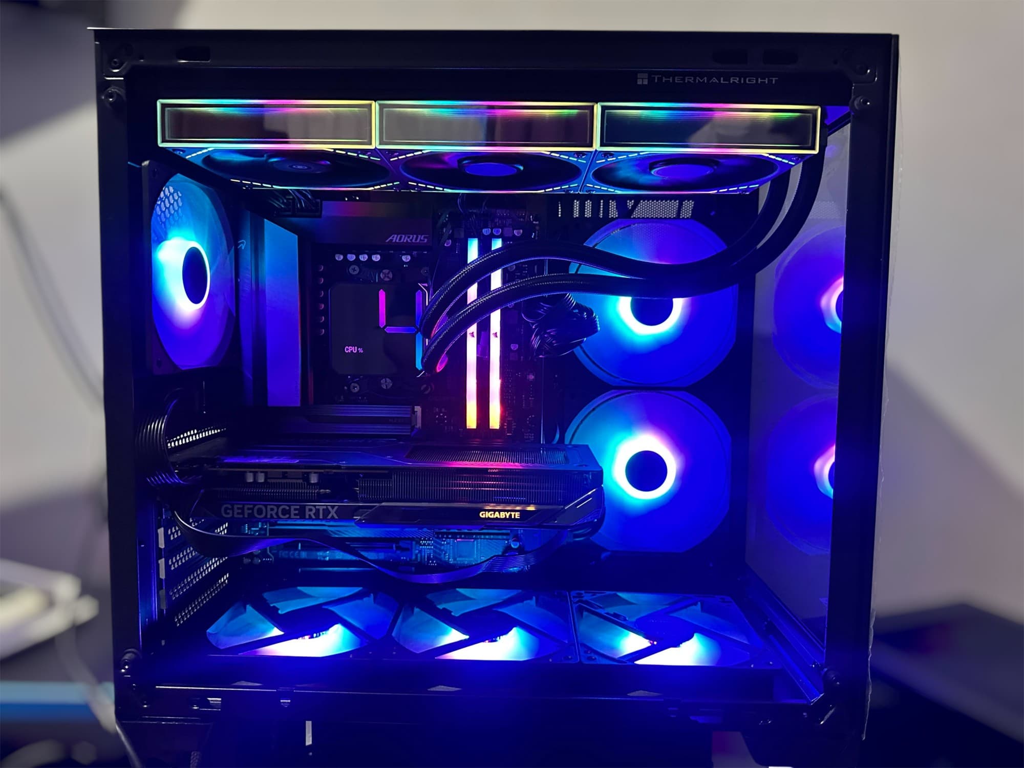 Ryzen 7 7700X + RTX 5060 Liquid 360 miniatura 4