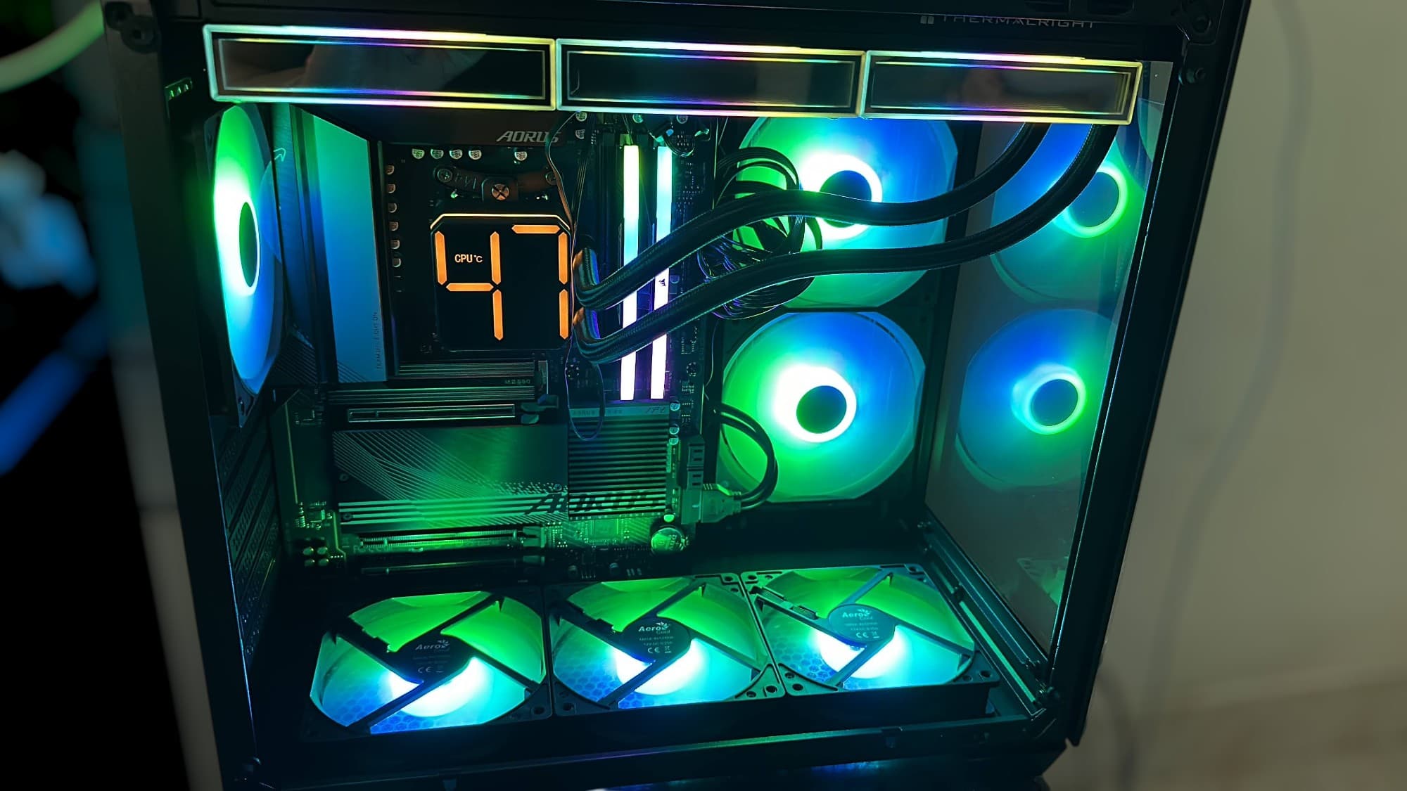 Ryzen 7 7700X + RTX 5060 Liquid 360 miniatura 5